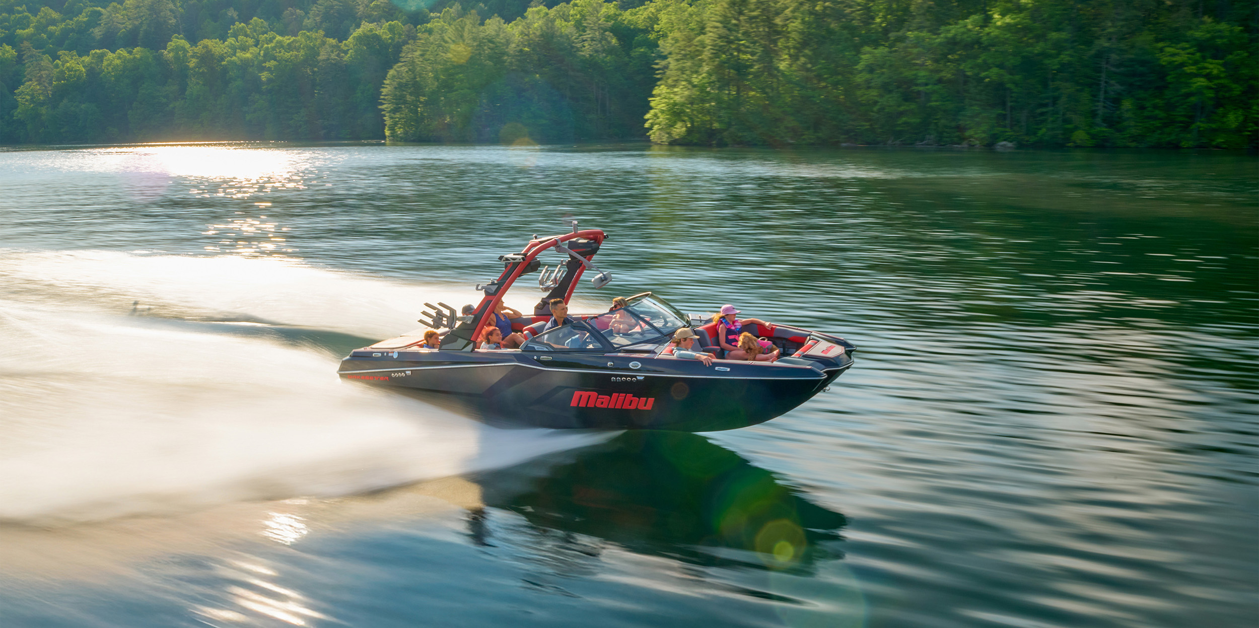 Malibu Wakesetter 23 MXZ Walkthrough Lounge